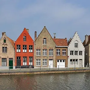 Bed & Breakfast With Carparking, Bicycles And Small Breakfast, Bruges